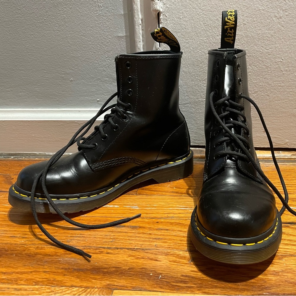 Black Classic Dr. Martens Boots! NWOT